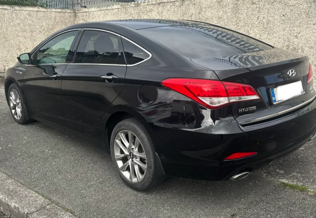 2015 Hyundai i40 - Image 1