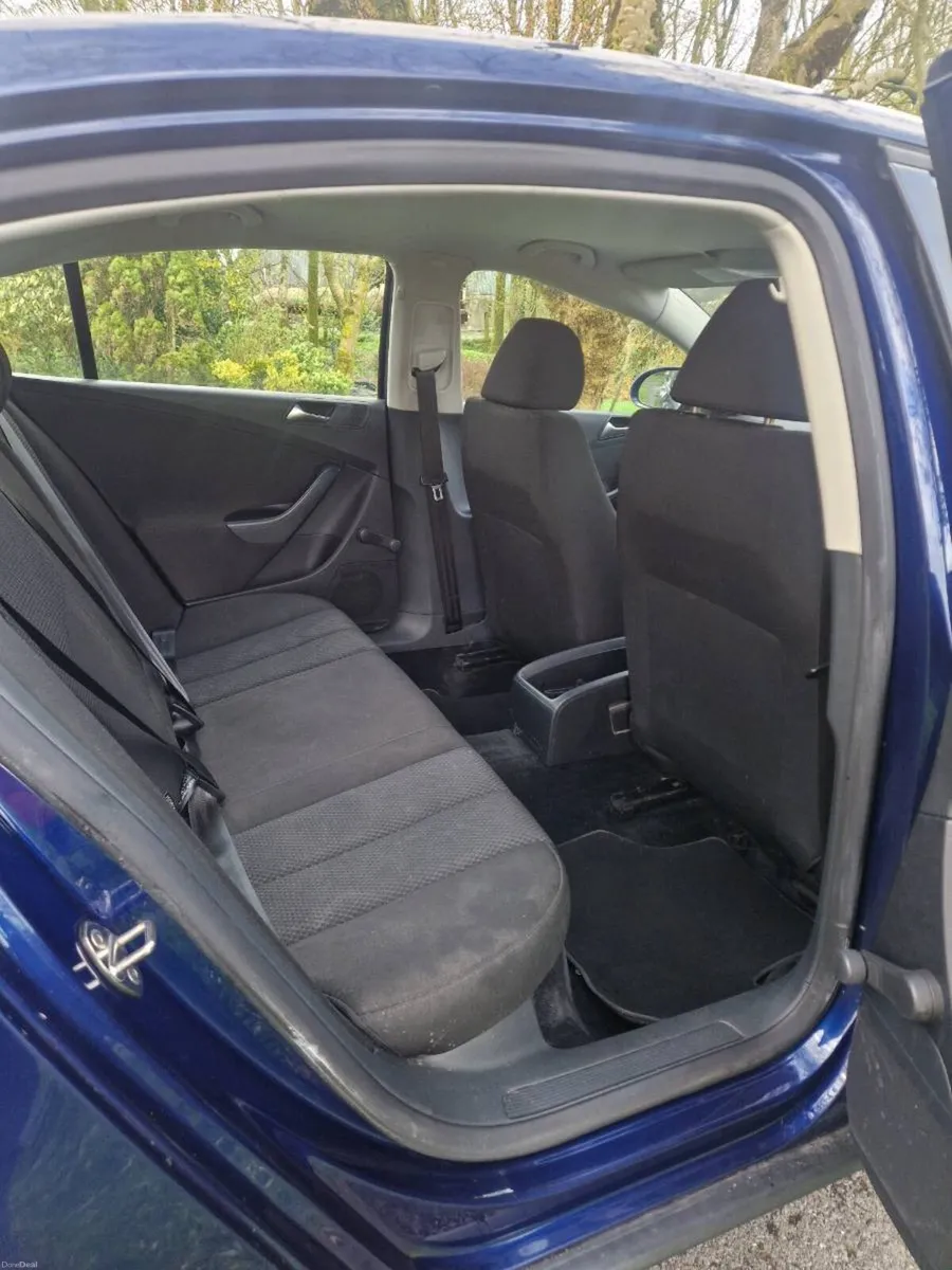 VW Passat - Image 4