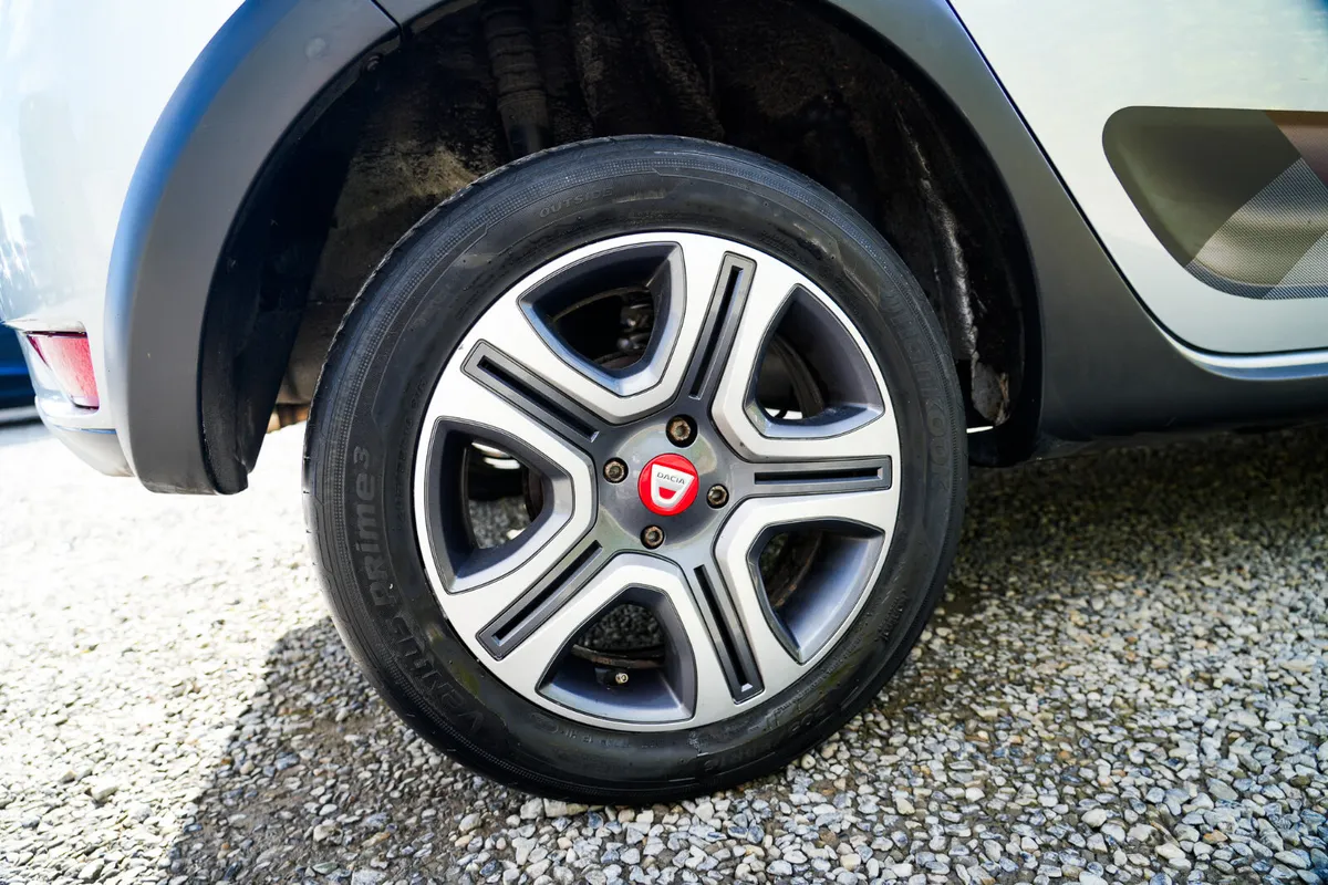 2019 Dacia Sandero TECHROAD 0.9 Petrol Manual - Image 4