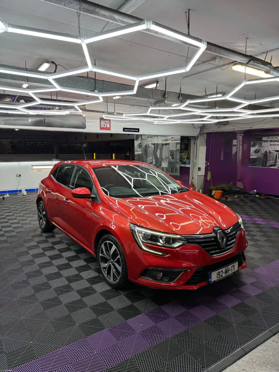 192 Renault Megane 1.3 Petrol - ICONIC MODEL - Image 3