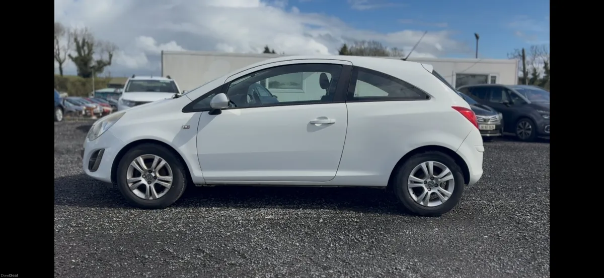 Opel Corsa 2012 1.2 petrol - Image 4