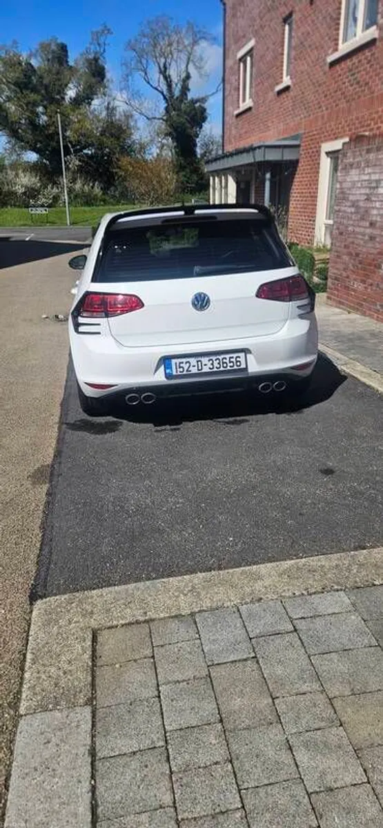 2015 Volkswagen Golf - Image 2