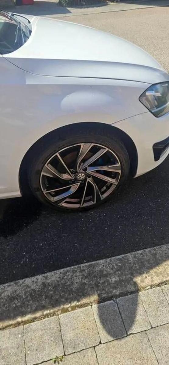 2015 Volkswagen Golf - Image 4