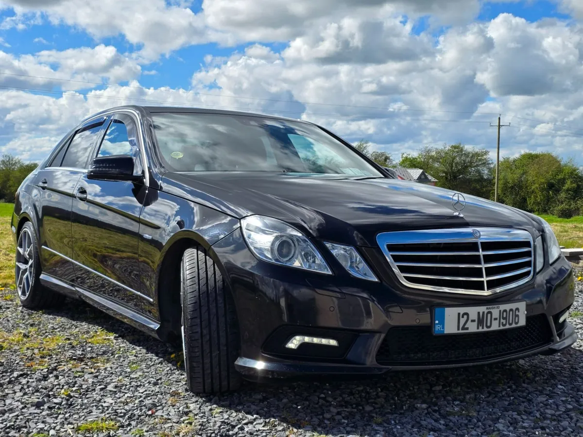 Mercedes-Benz E-Class 2012 - Image 2