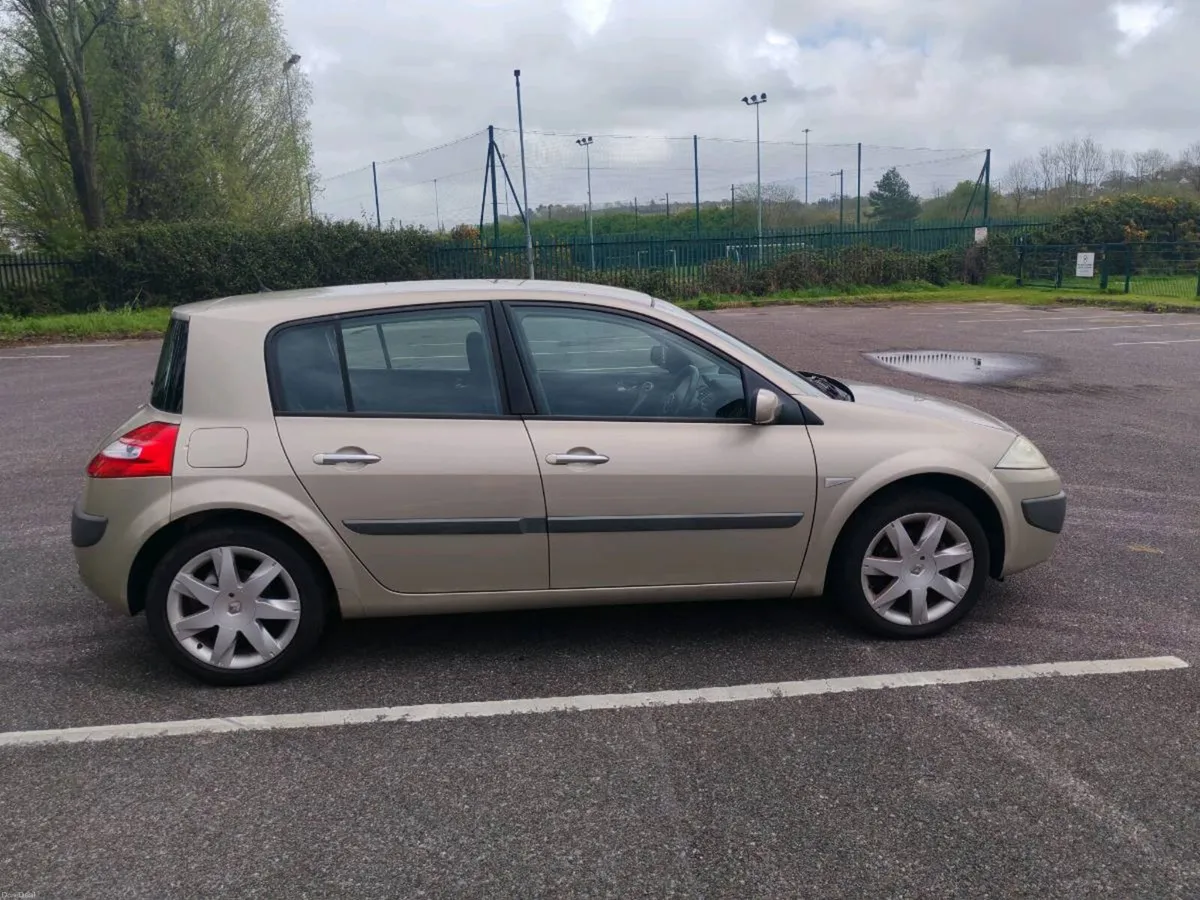 Automatic Renault Megane 2007 1.6 Petrol low km - Image 1