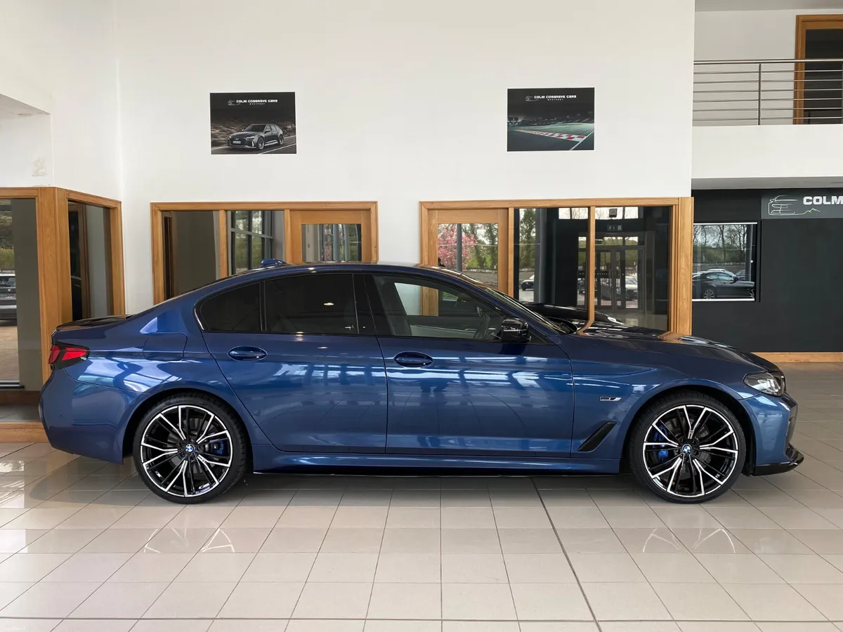 BMW 5-Series 2023 530e M sport Pro Pack - Image 2