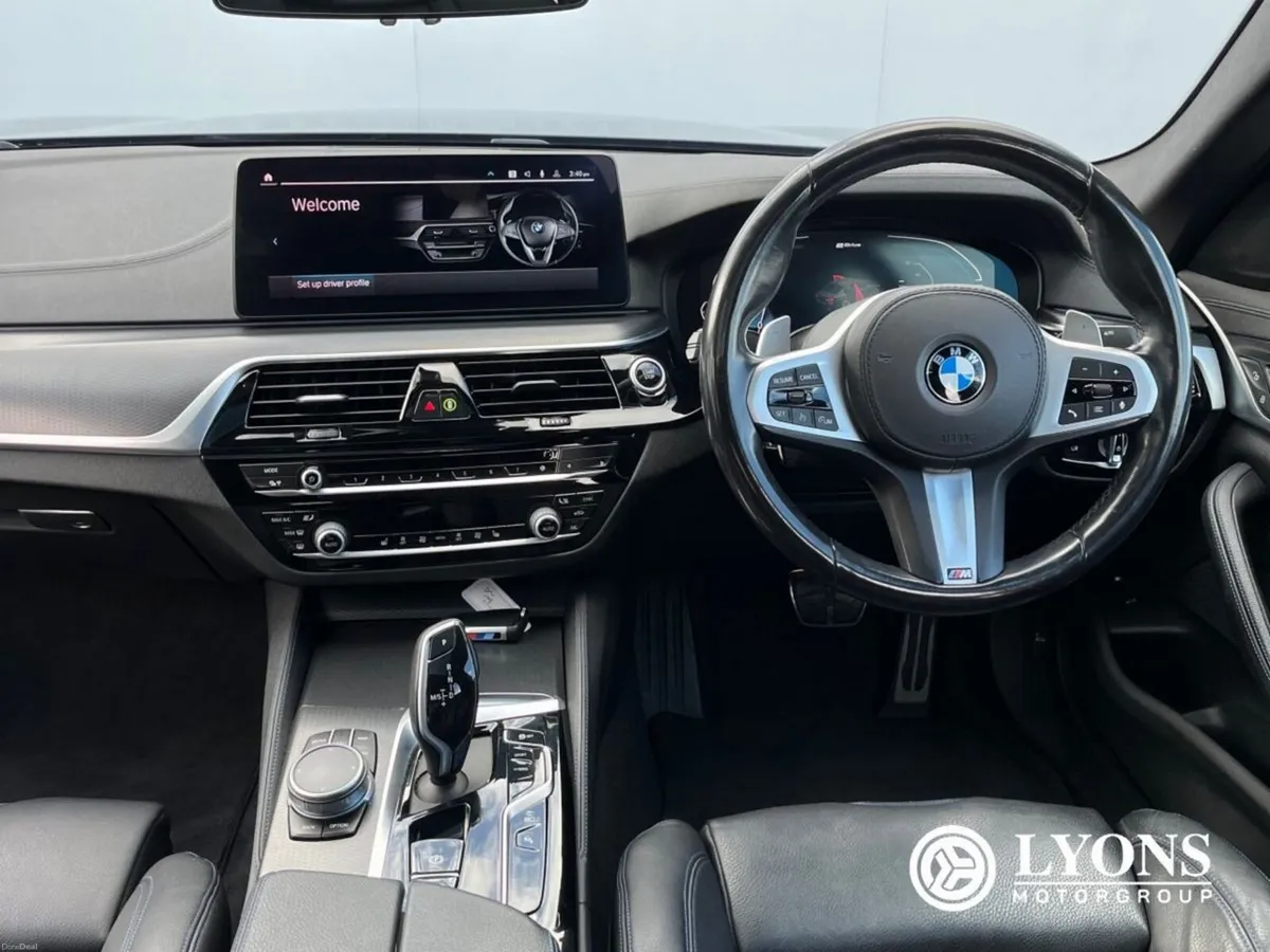 BMW 5-Series 545e xDrive M Sport Edition - Image 4