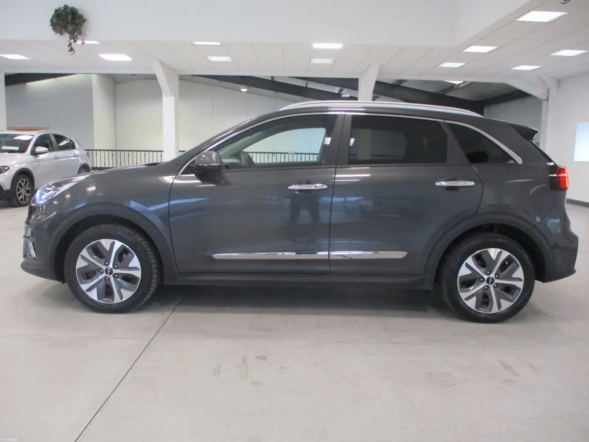 Kia e-Niro 2022-LEATHER-CAMERA-CARPLAY - Image 1