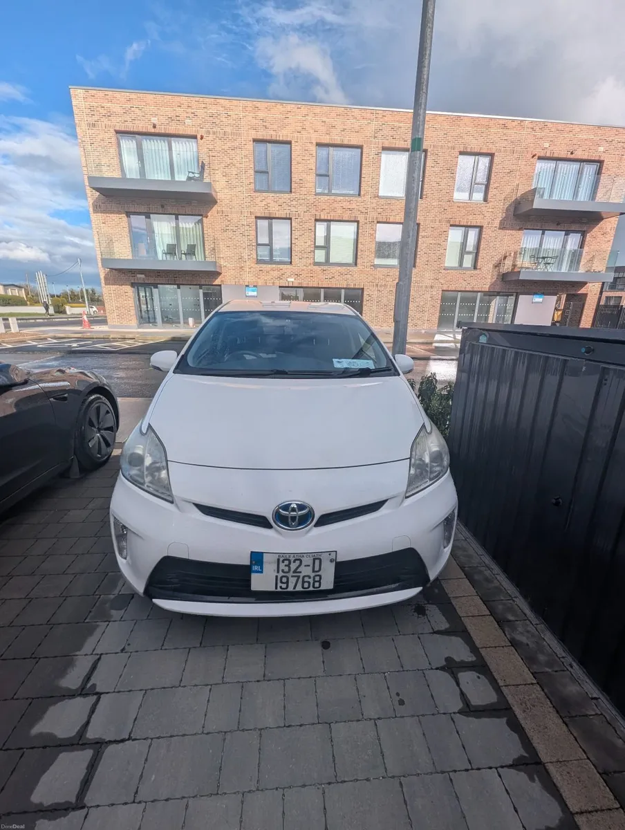 Toyota Prius 2013 - Image 2