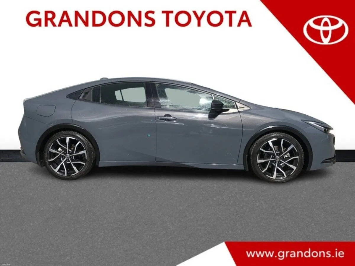 Toyota Prius PLUG-IN HYBRID - LOW MILEAGE - GRANDO - Image 3