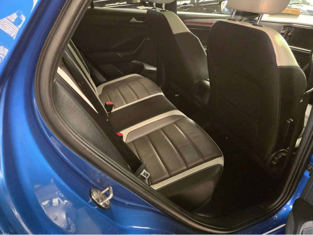 Volkswagen T-Roc SPORT 1.5 TSI D7F 150HP 5DR AUTOM - Image 3