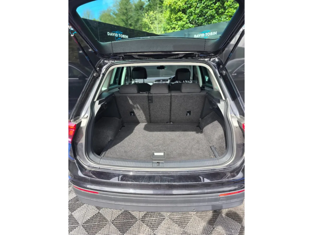 Volkswagen Tiguan CL 2.0 TDI 115HP MANUAL 6SPEED F - Image 3