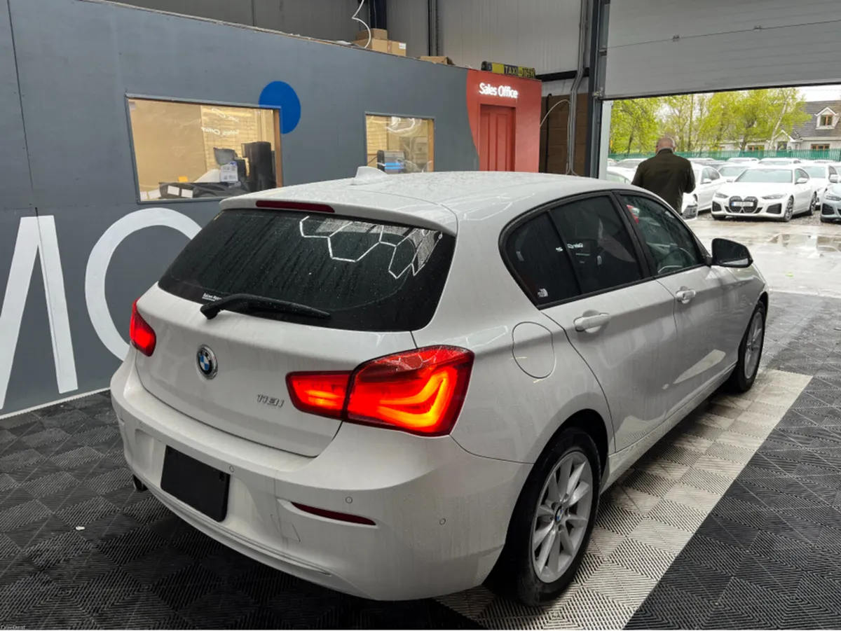 BMW 1-Series 2018 BMW 118I STYLE 1.5 AUTOMATIC / C - Image 2