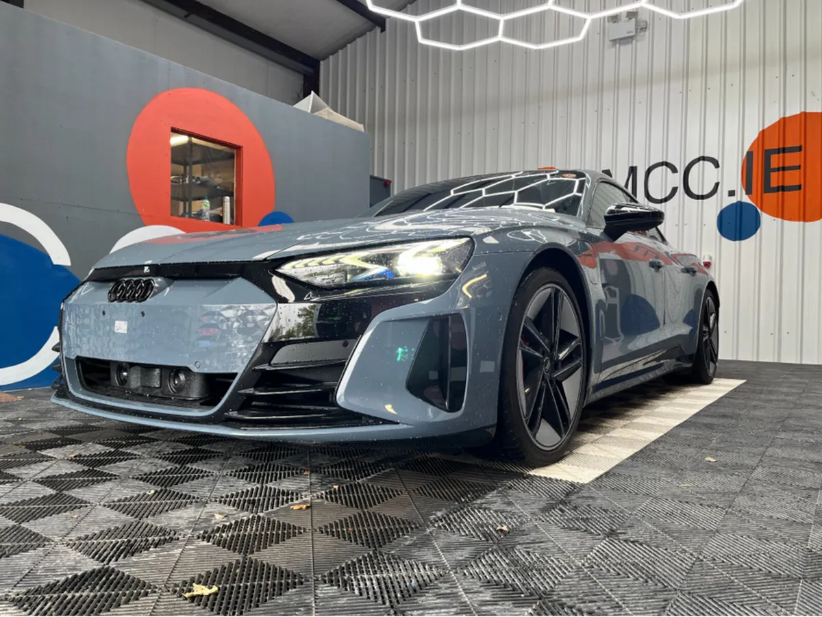 Audi e-tron GT quattro 2023 AUDI E-TRON GT RS AUTO - Image 2