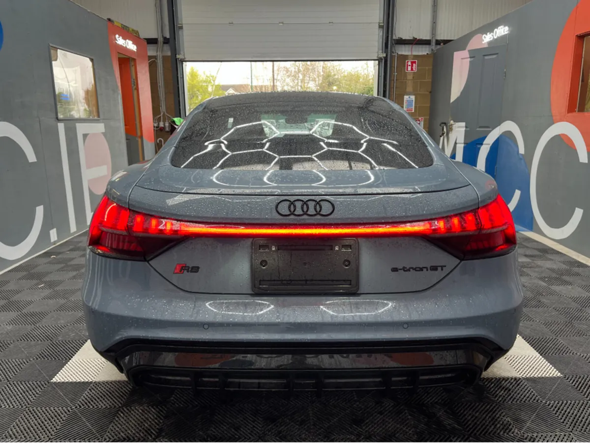 Audi e-tron GT quattro 2023 AUDI E-TRON GT RS AUTO - Image 4