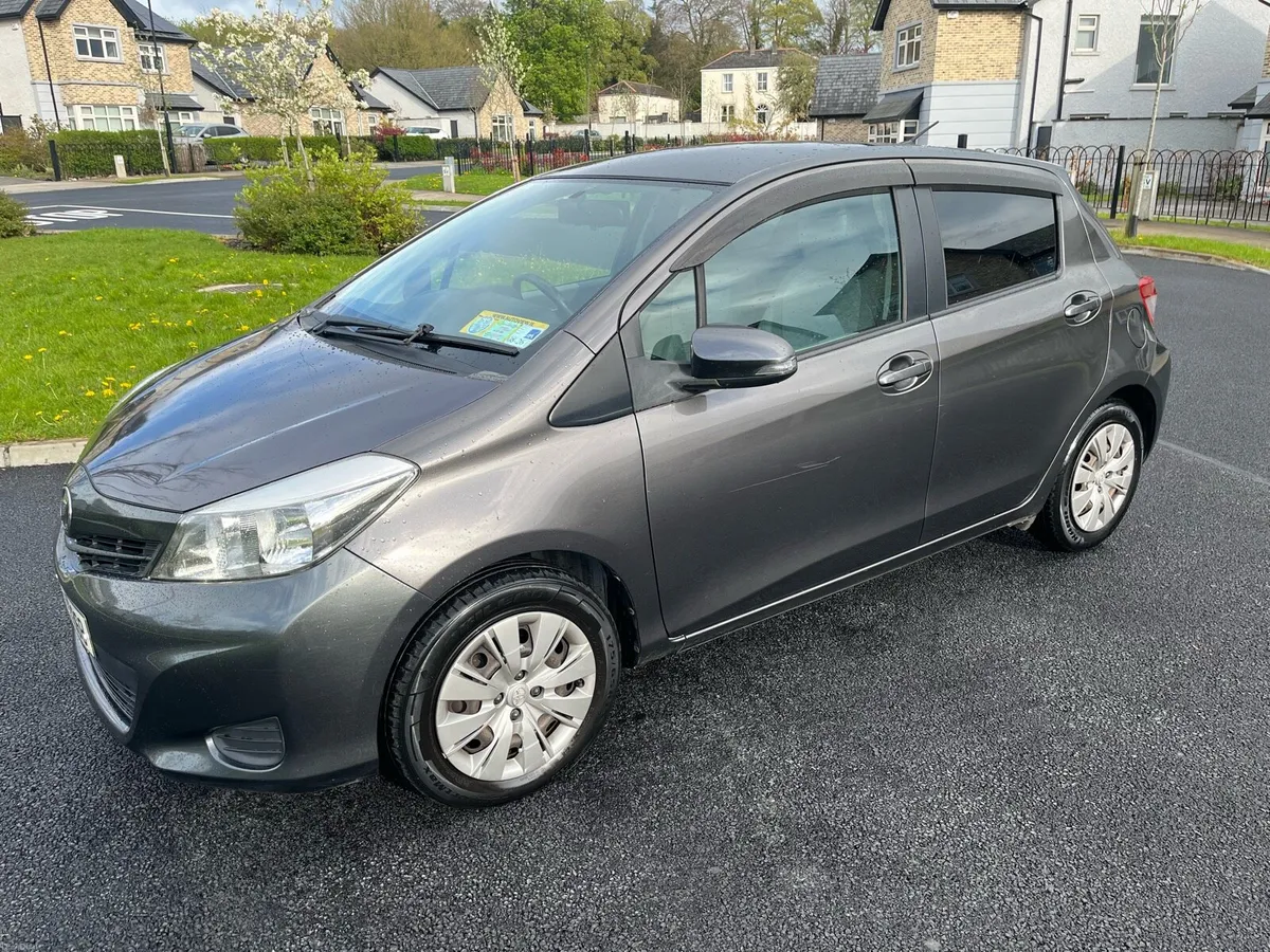 AUTOMATIC Toyota Vitz - Image 2