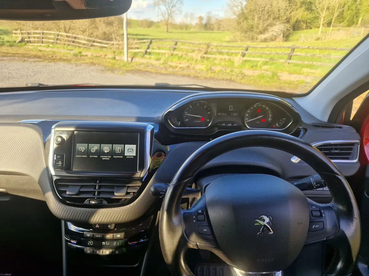 Peugeot 208 2017 - Image 2