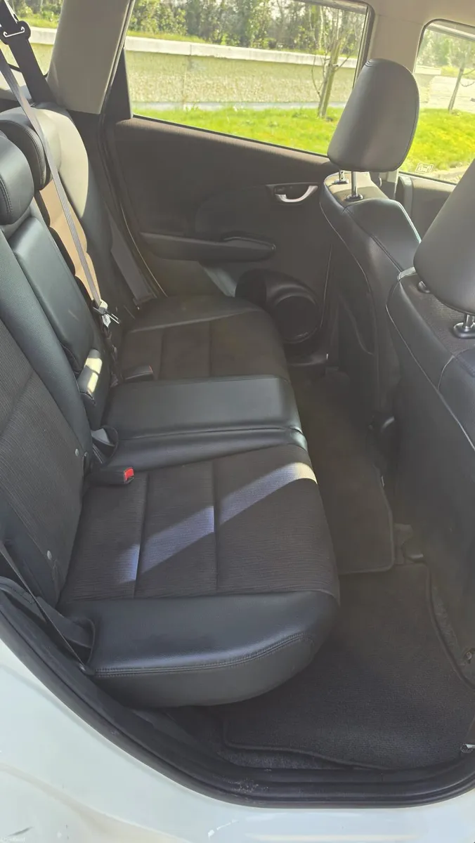 Honda Fit Hybrid - Image 4