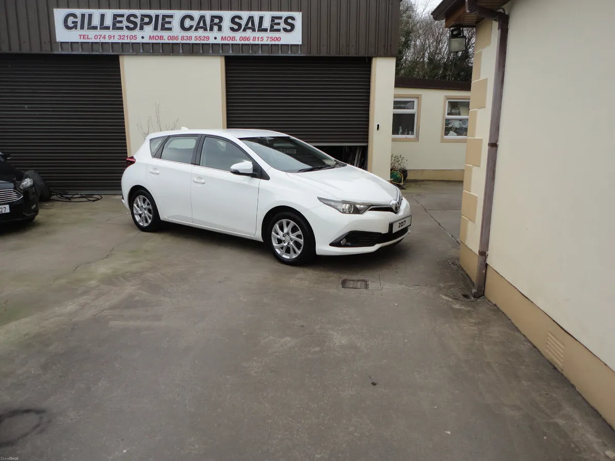 Toyota Auris 2017 VVT-I ICON - Image 2