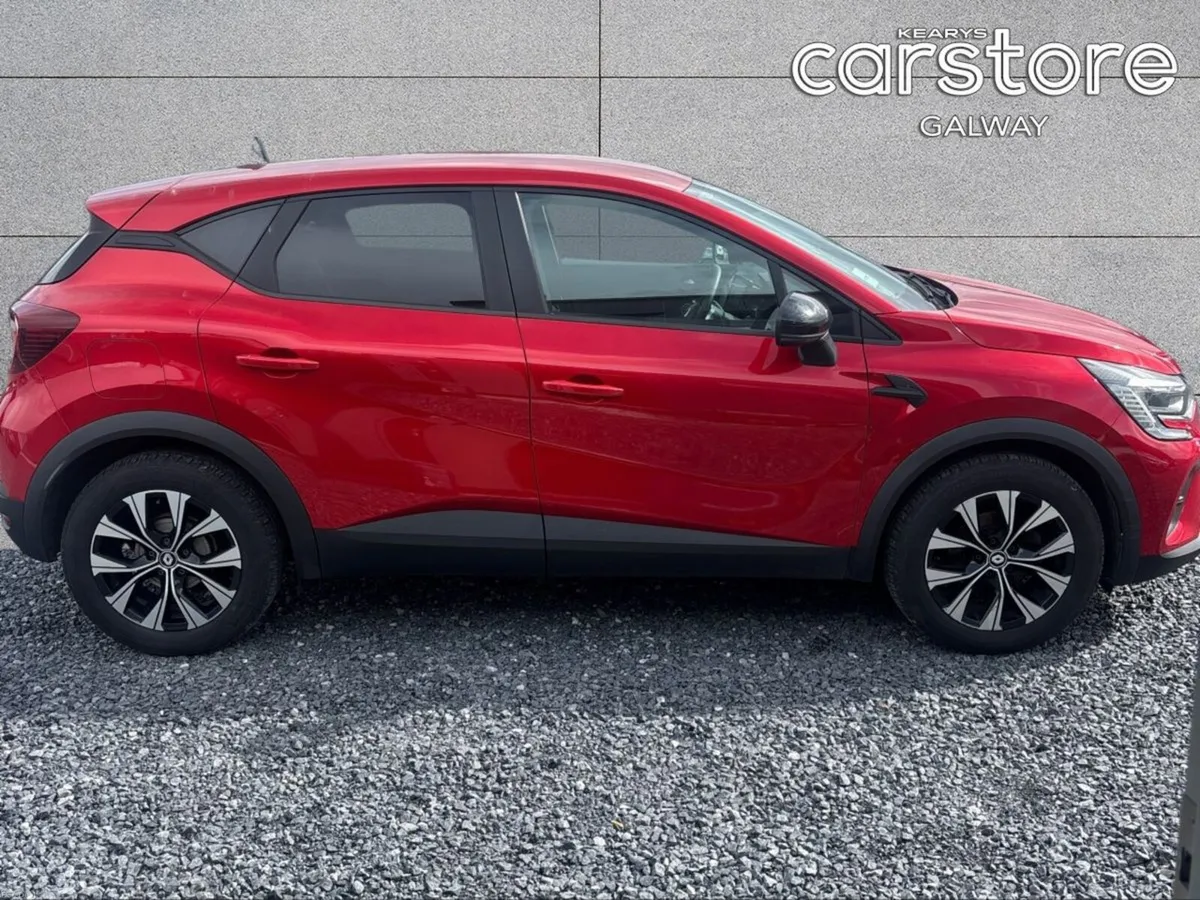 Renault Captur TCe 140 Auto Evolution - Image 2