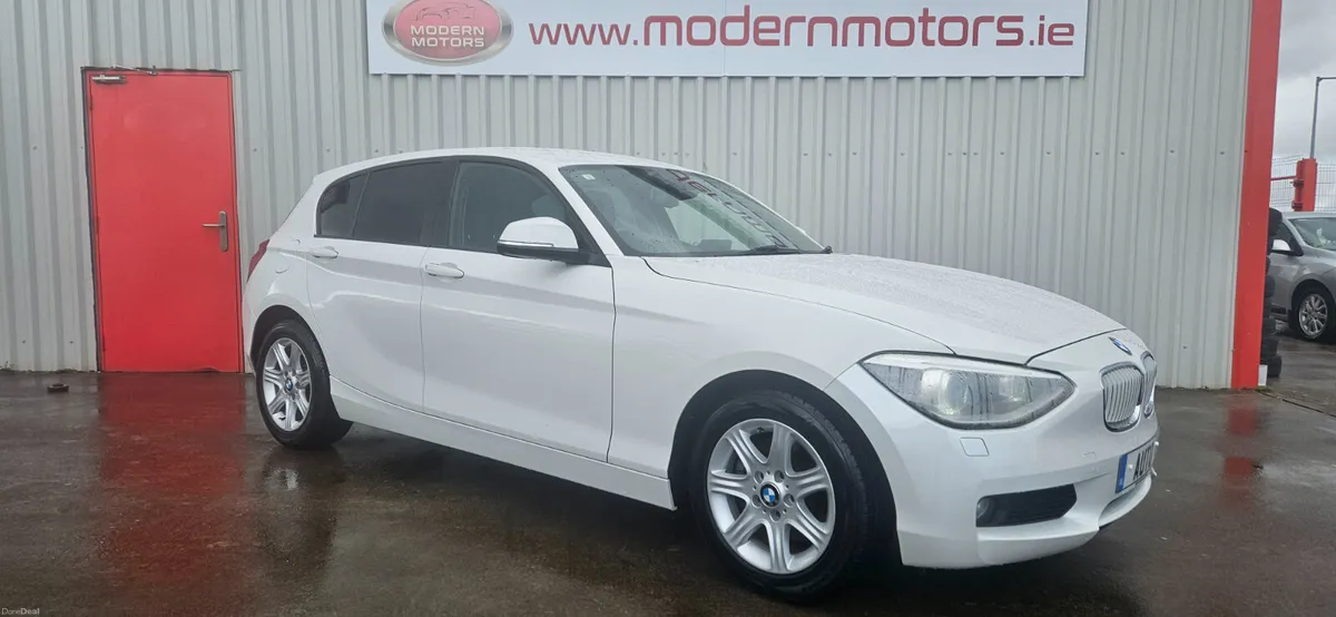 BMW 116i automatic petrol 5dr low kms - Image 2