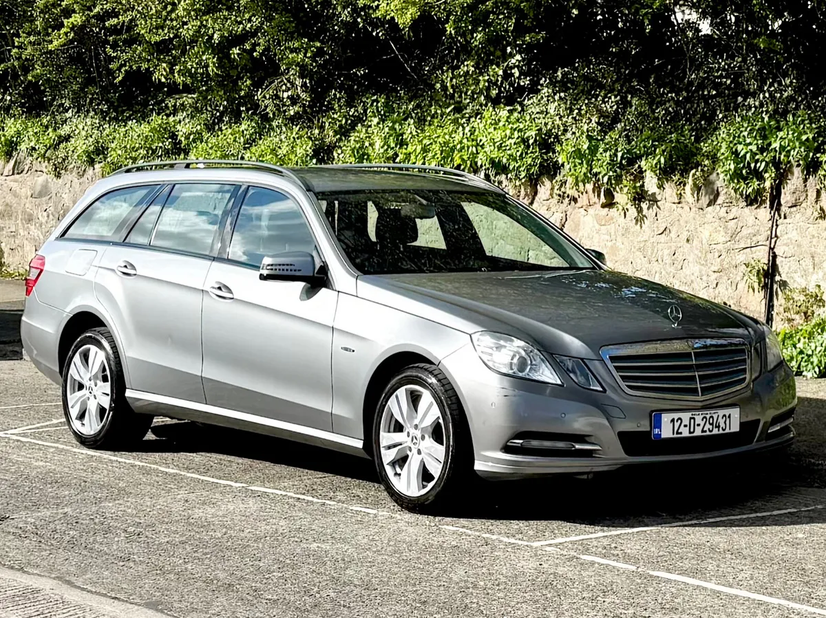 Mercedes-Benz E-Class 2012!!AUTO!!7 SEATER!!! - Image 2
