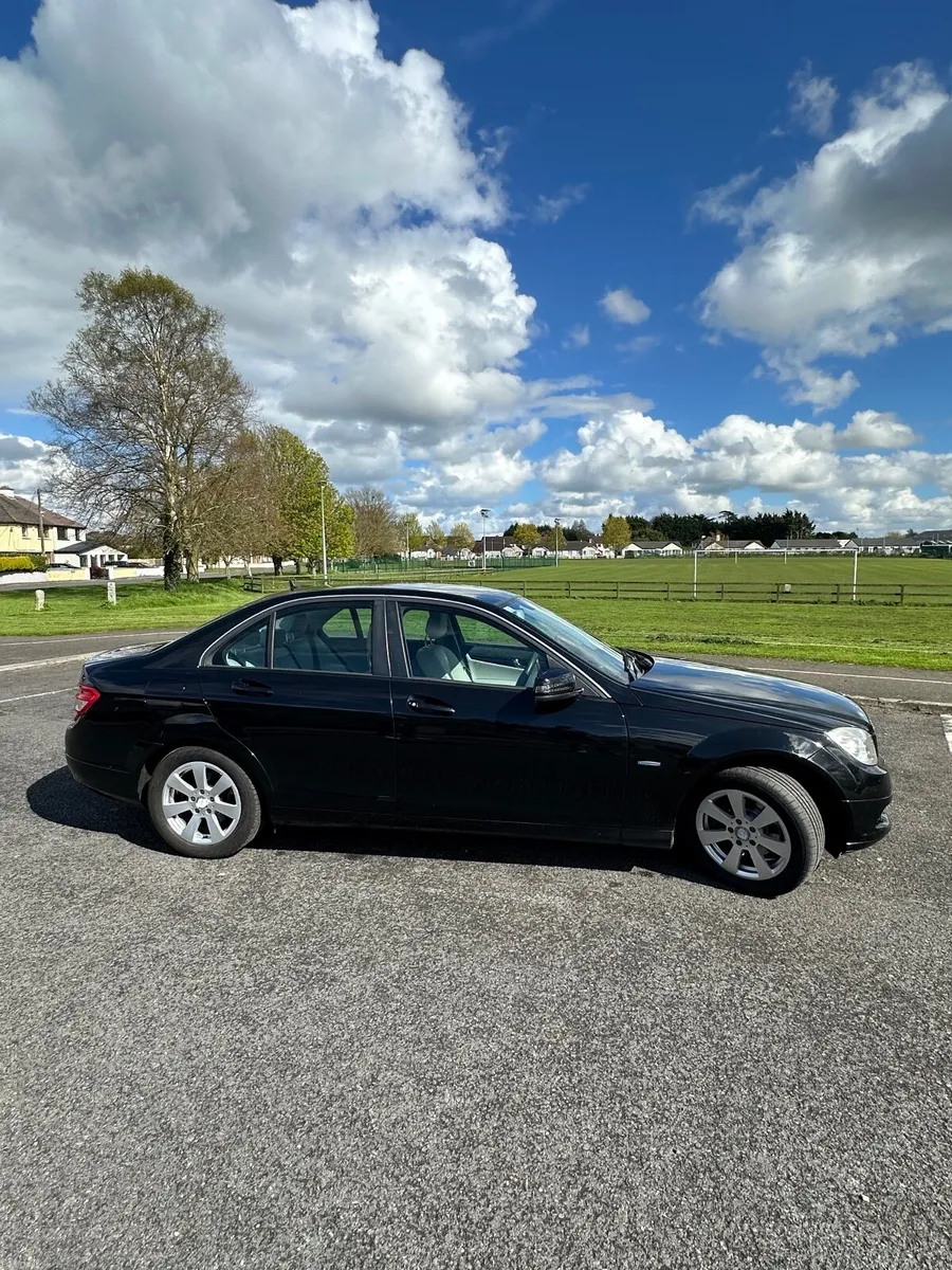 Mercedes-Benz C-Class 2010 - Image 4