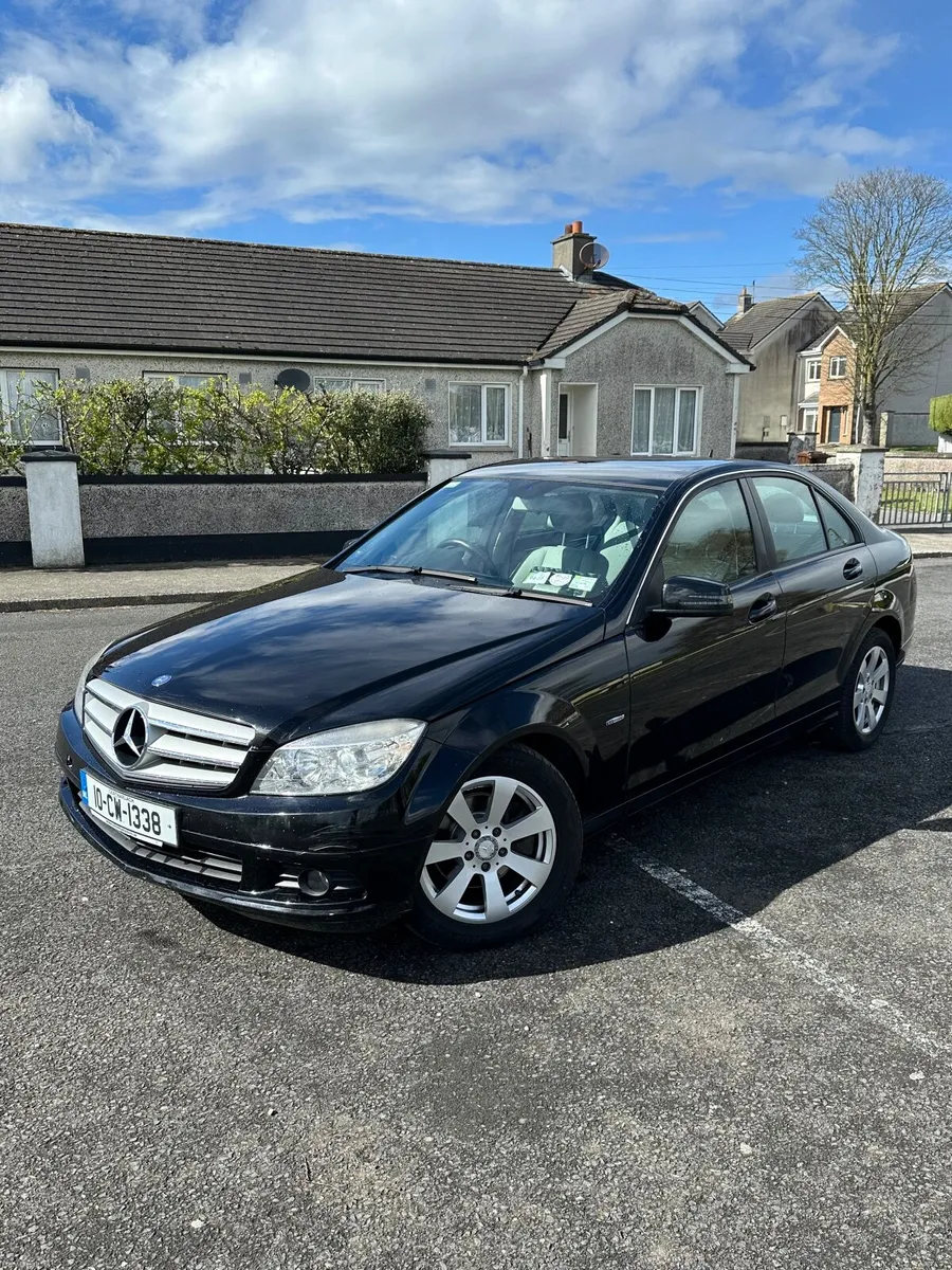 Mercedes-Benz C-Class 2010 - Image 2