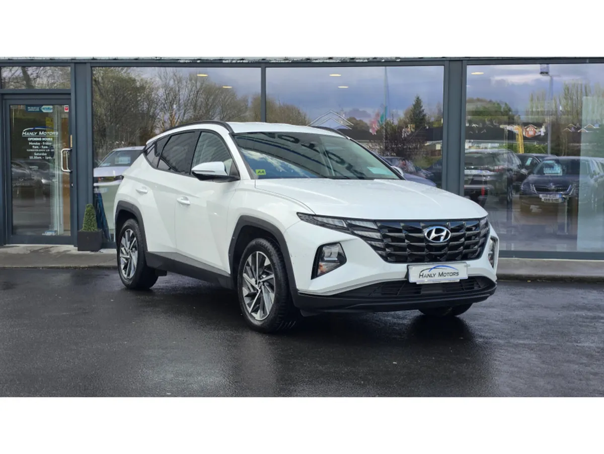 Hyundai Tucson IX35 EXECUTIVE 5DR - Image 1