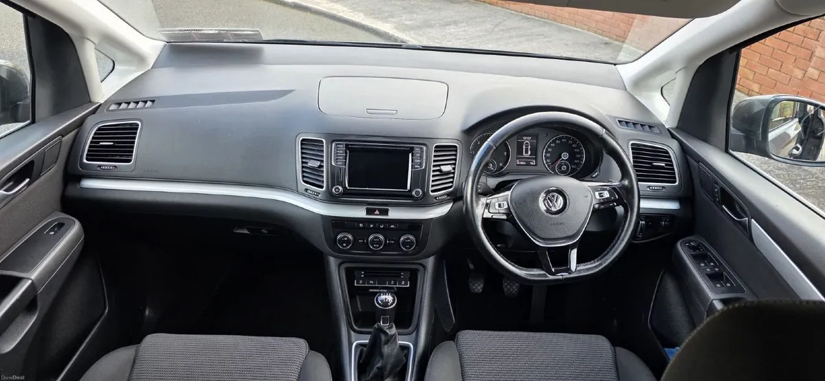 Volkswagen Sharan 2017 - Image 3