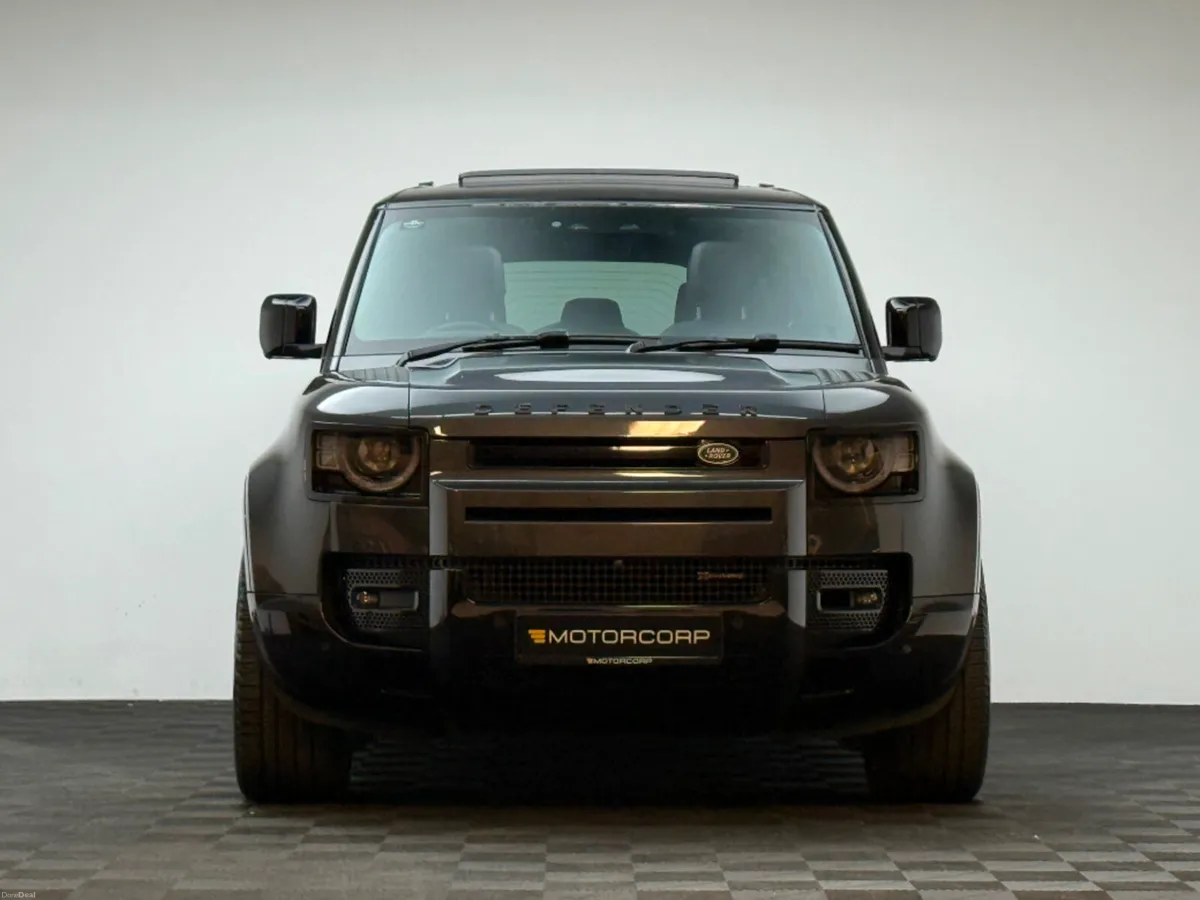 Land Rover Defender X-DYNAMIC 3.0 SD *N1 CREWCAB* - Image 2