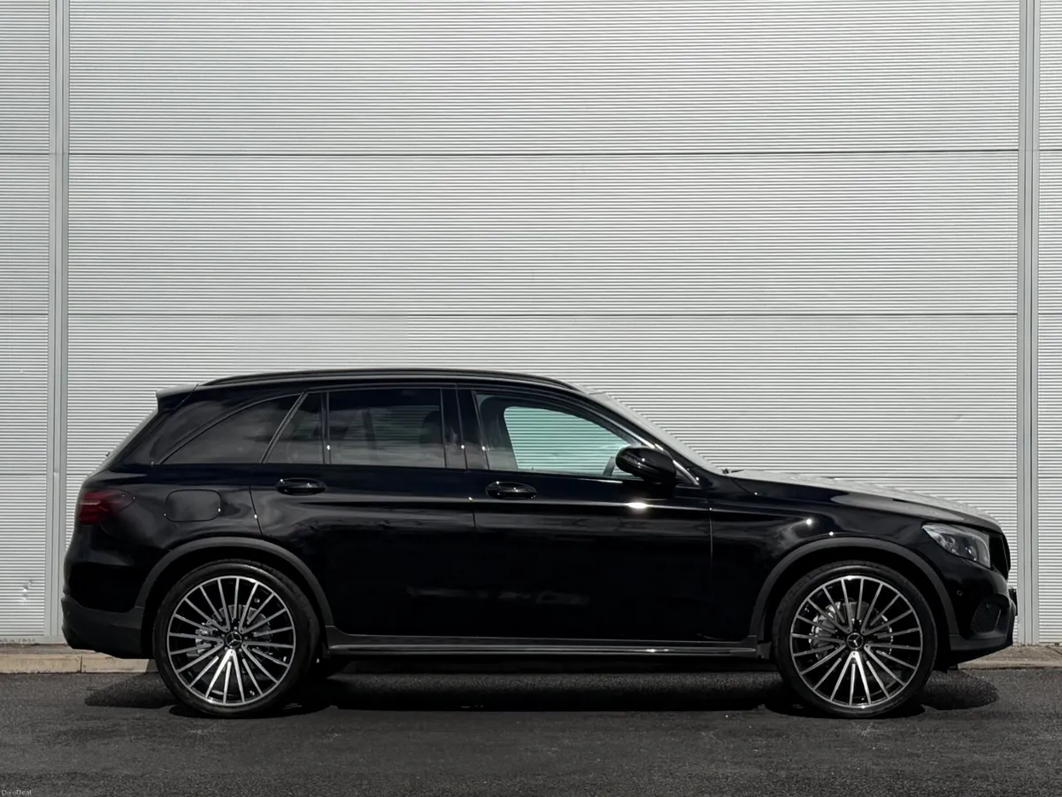 Mercedes-Benz GLC250d Night Pack AMG - Image 4