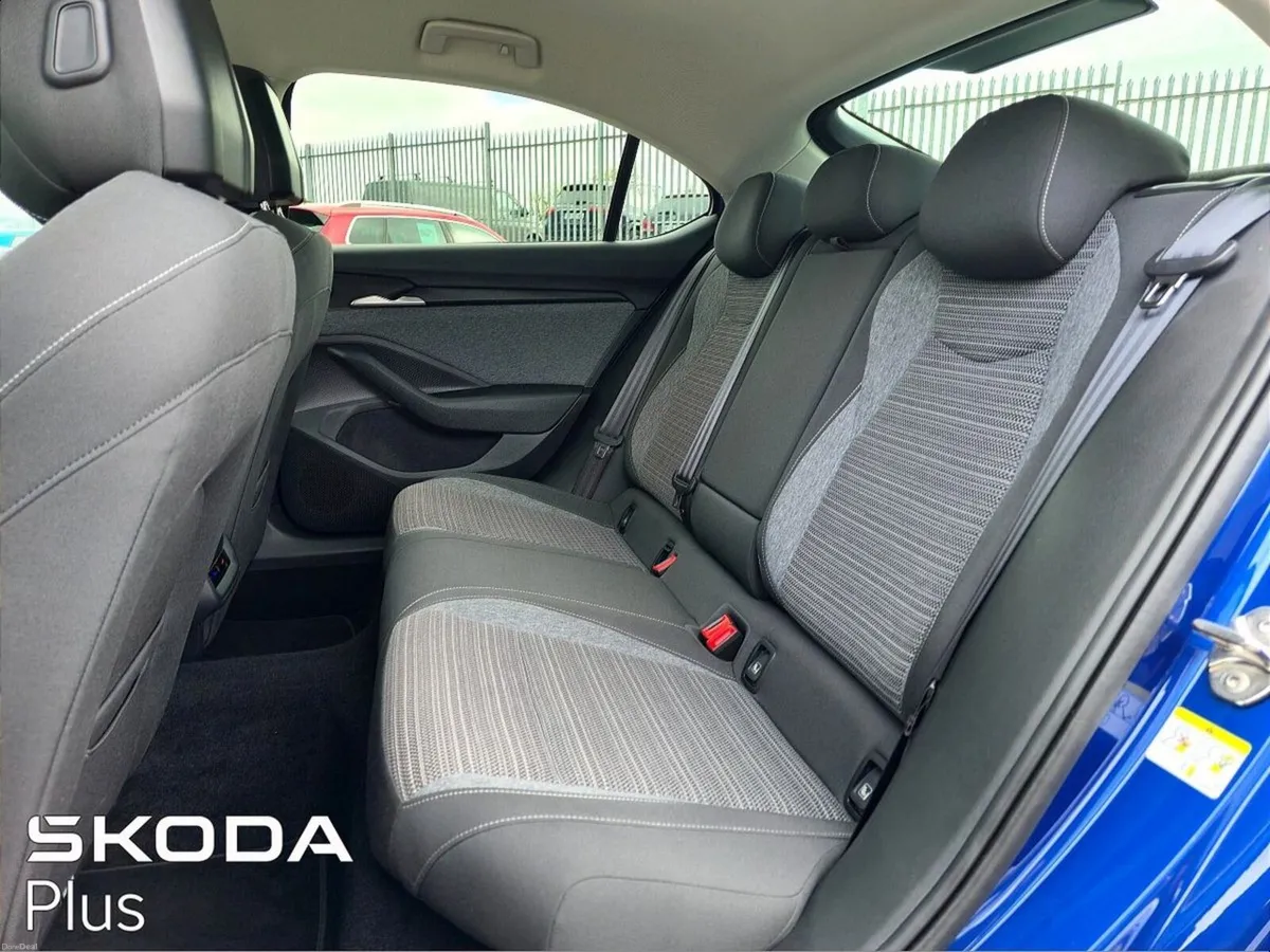 Skoda Superb SELECTION 2.0 TDI 150BHP DSG - Image 6