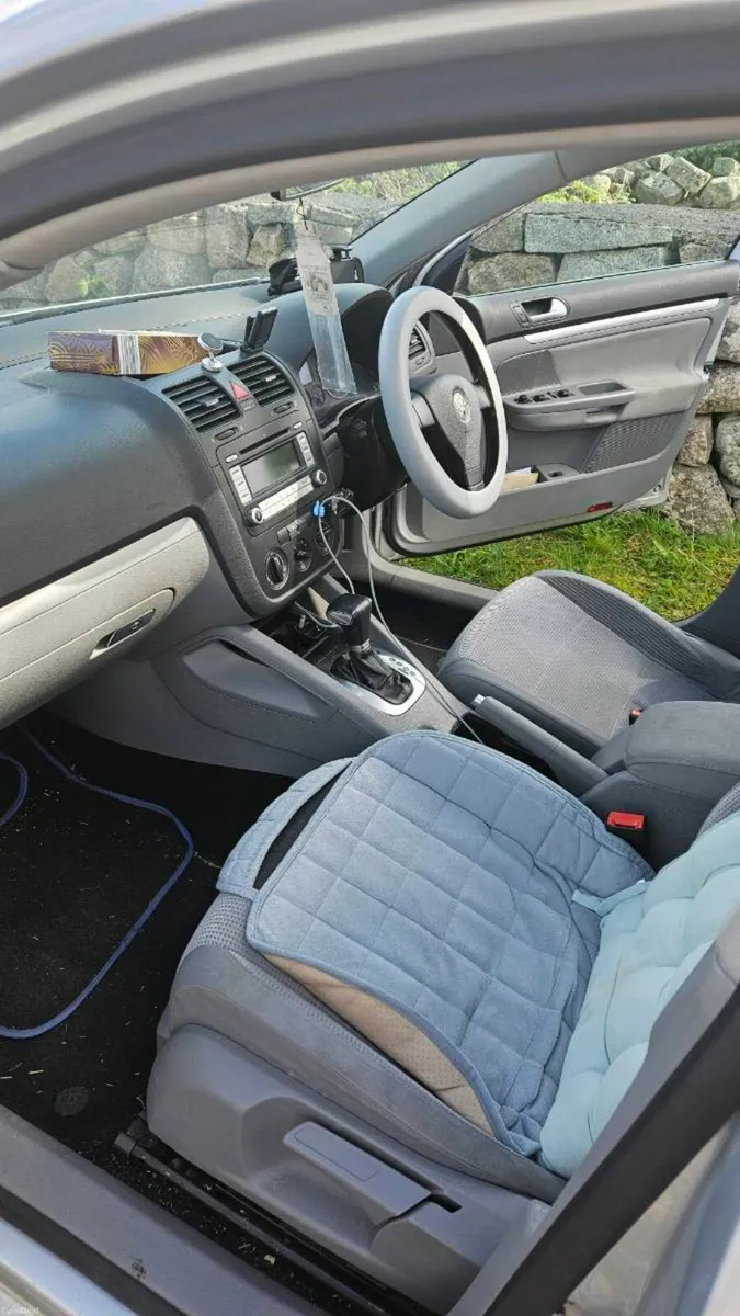 VW Jetta 1.9 TDI Auto - Image 2