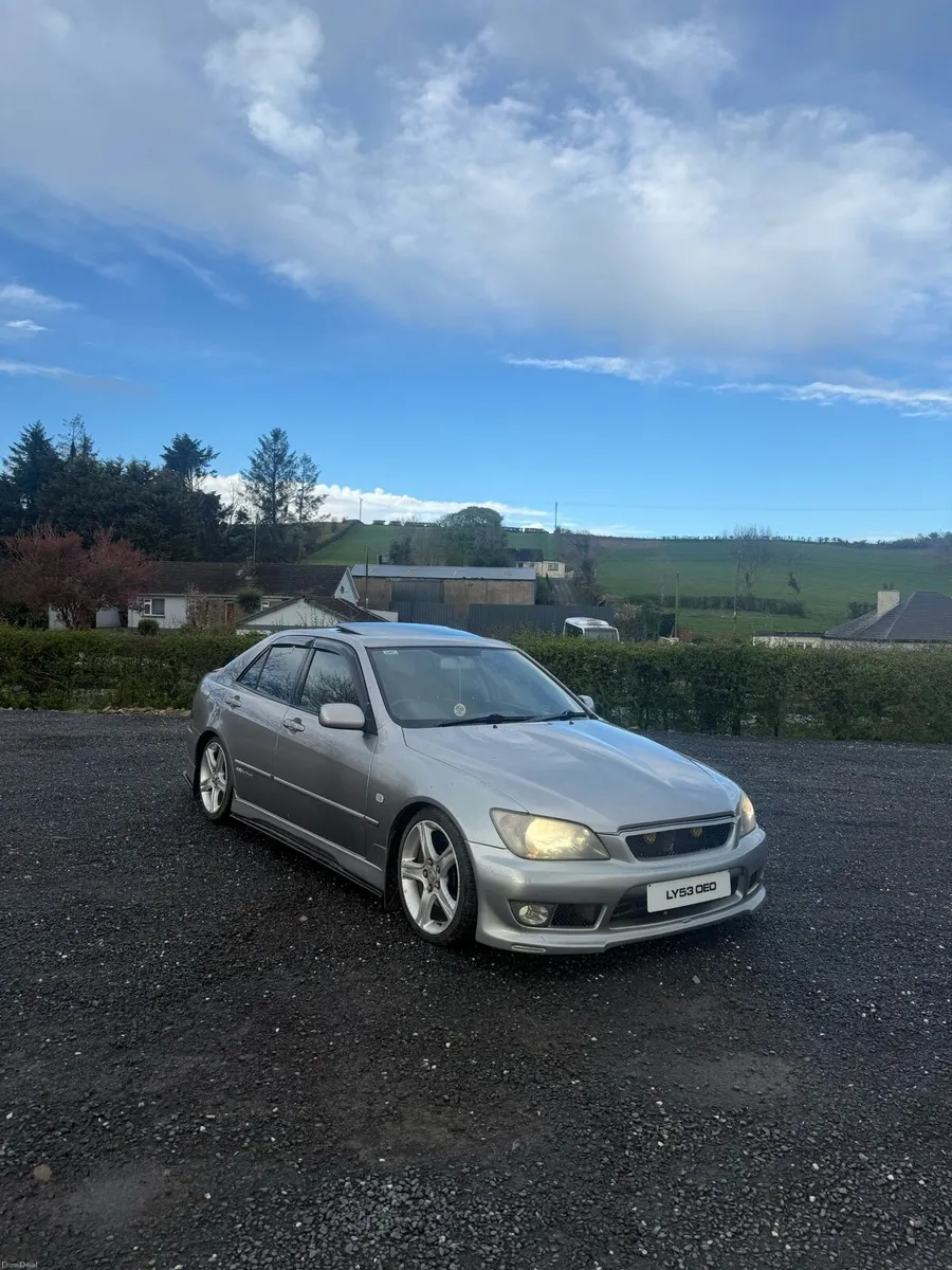 Lexus is200 le - Image 1