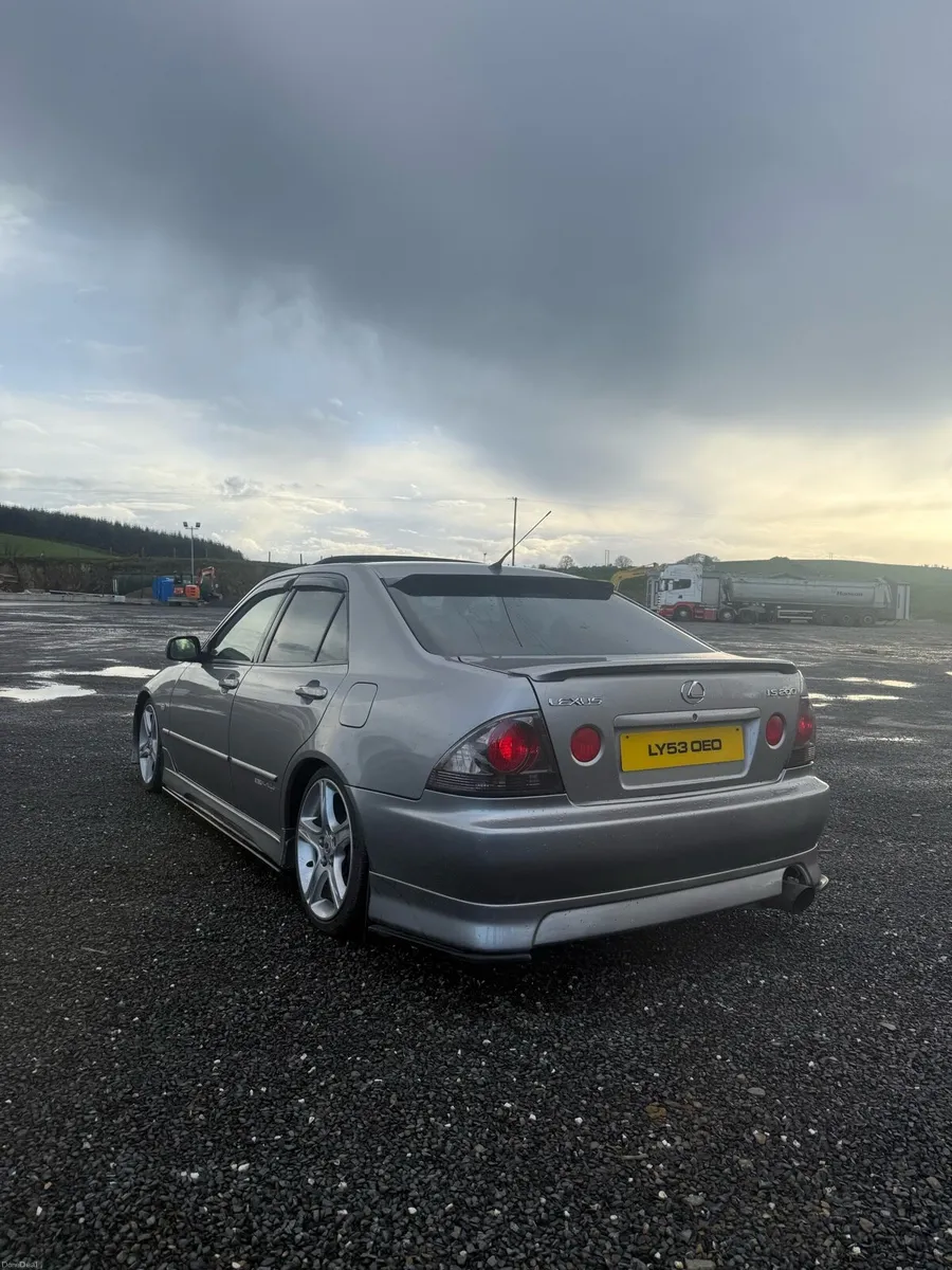 Lexus is200 le - Image 3