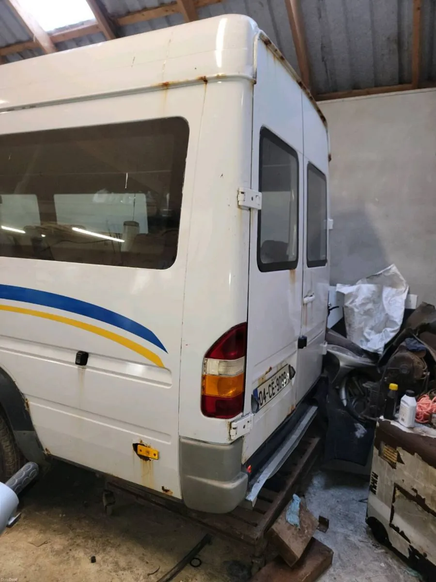 Mercedes sprinter bus. - Image 1
