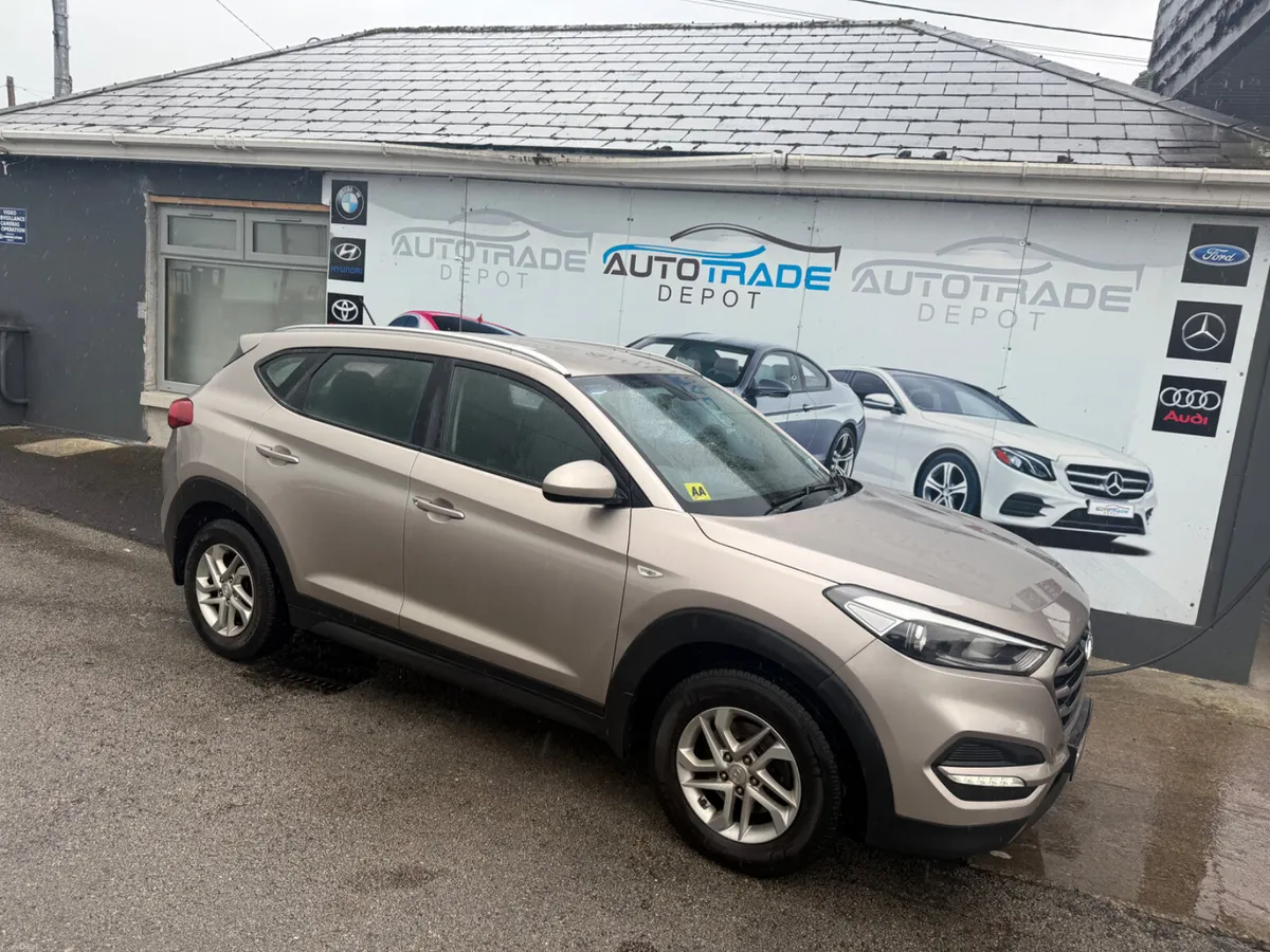 HYUNDAI TUSCON TAXED/NCTD  SERVICE HISTORY - Image 2