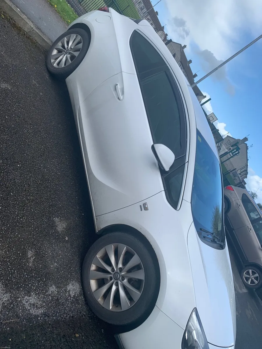 Vauxhall Astra 2014 - Image 2