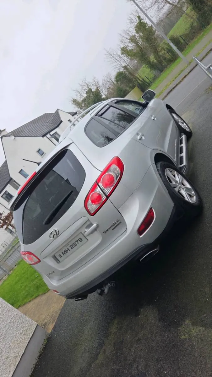 Hyundai Santa Fe 7 Seater - Image 4