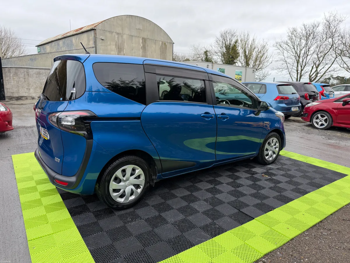 Toyota Sienta 2017 Automatic Hybrid - Image 4