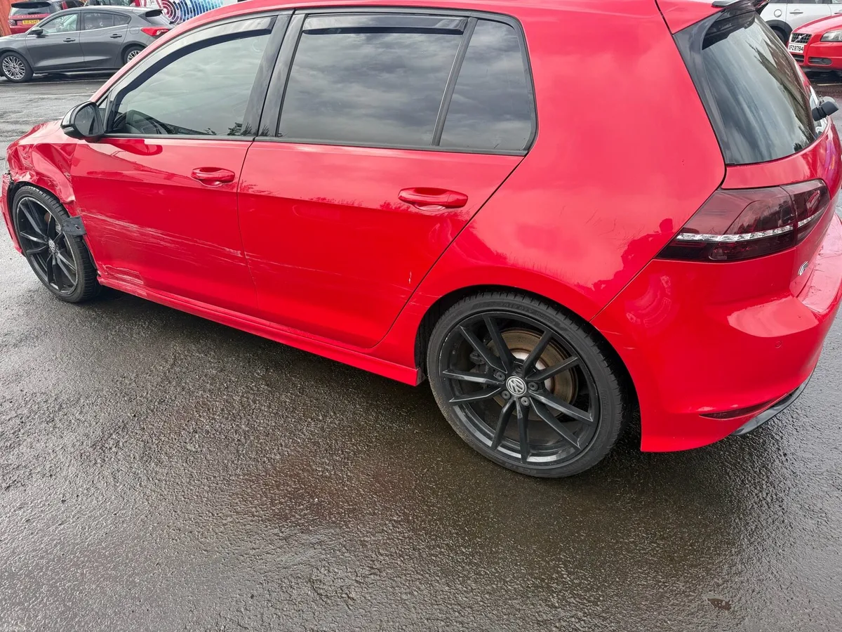 Volkswagen Golf R Damaged - Image 3