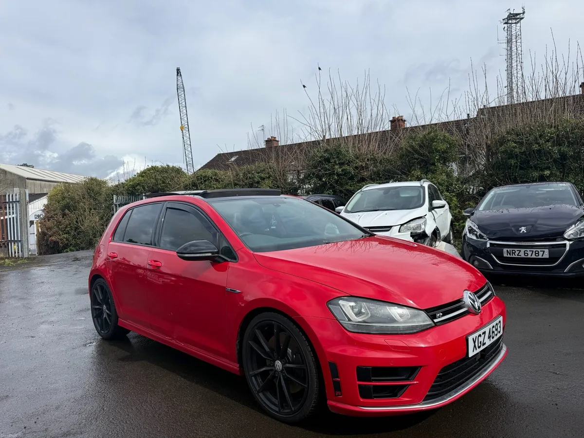 Volkswagen Golf R Damaged - Image 1