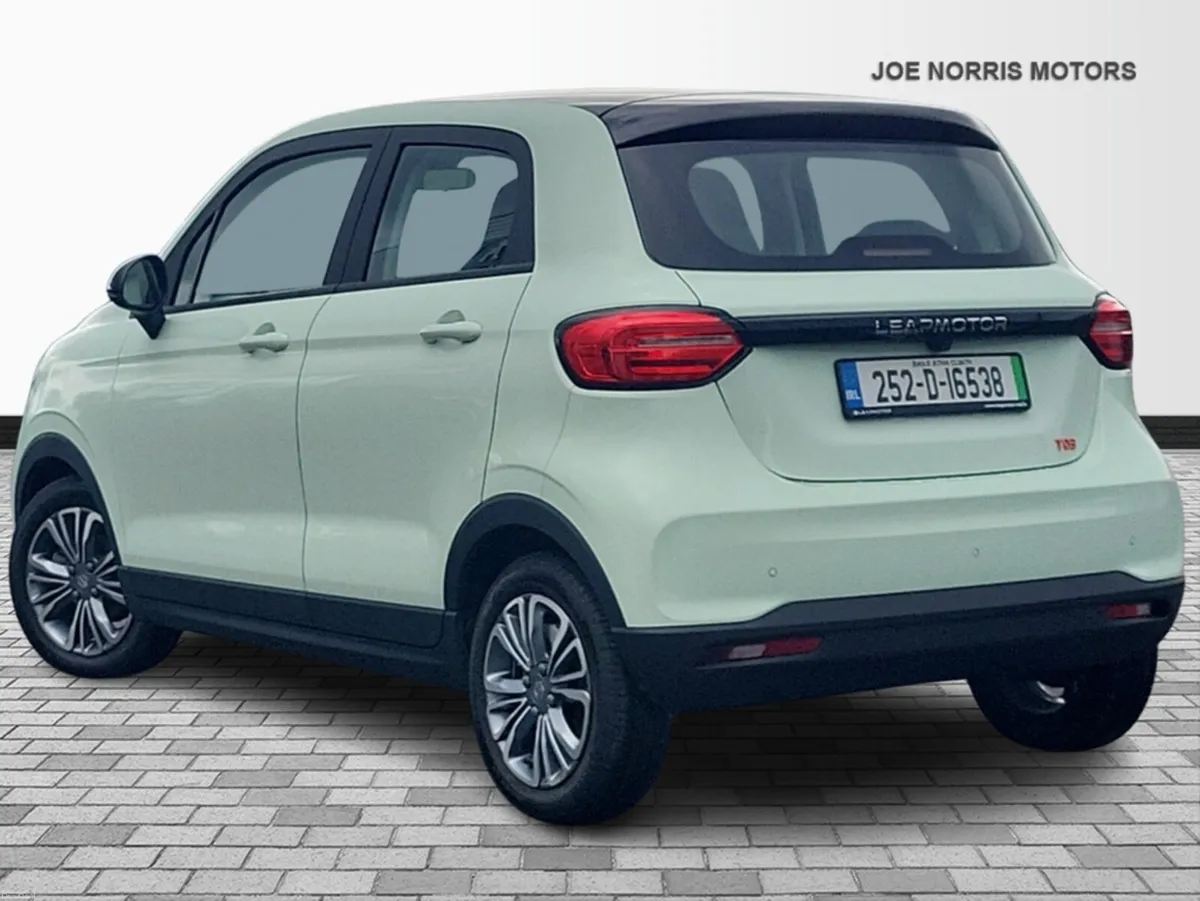 Leapmotor T03 DESIGN 5DR AUTO ELECTRIC DEMO - Image 4