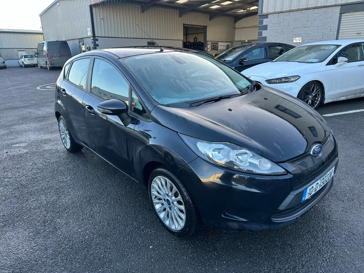 Ford fiesta - Image 2