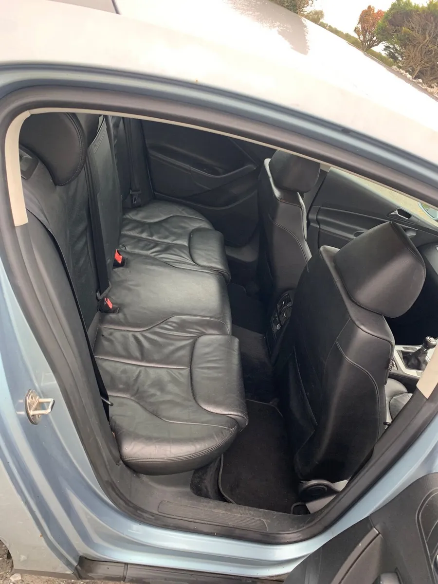 Volkswagen Passat 2008 - Image 2