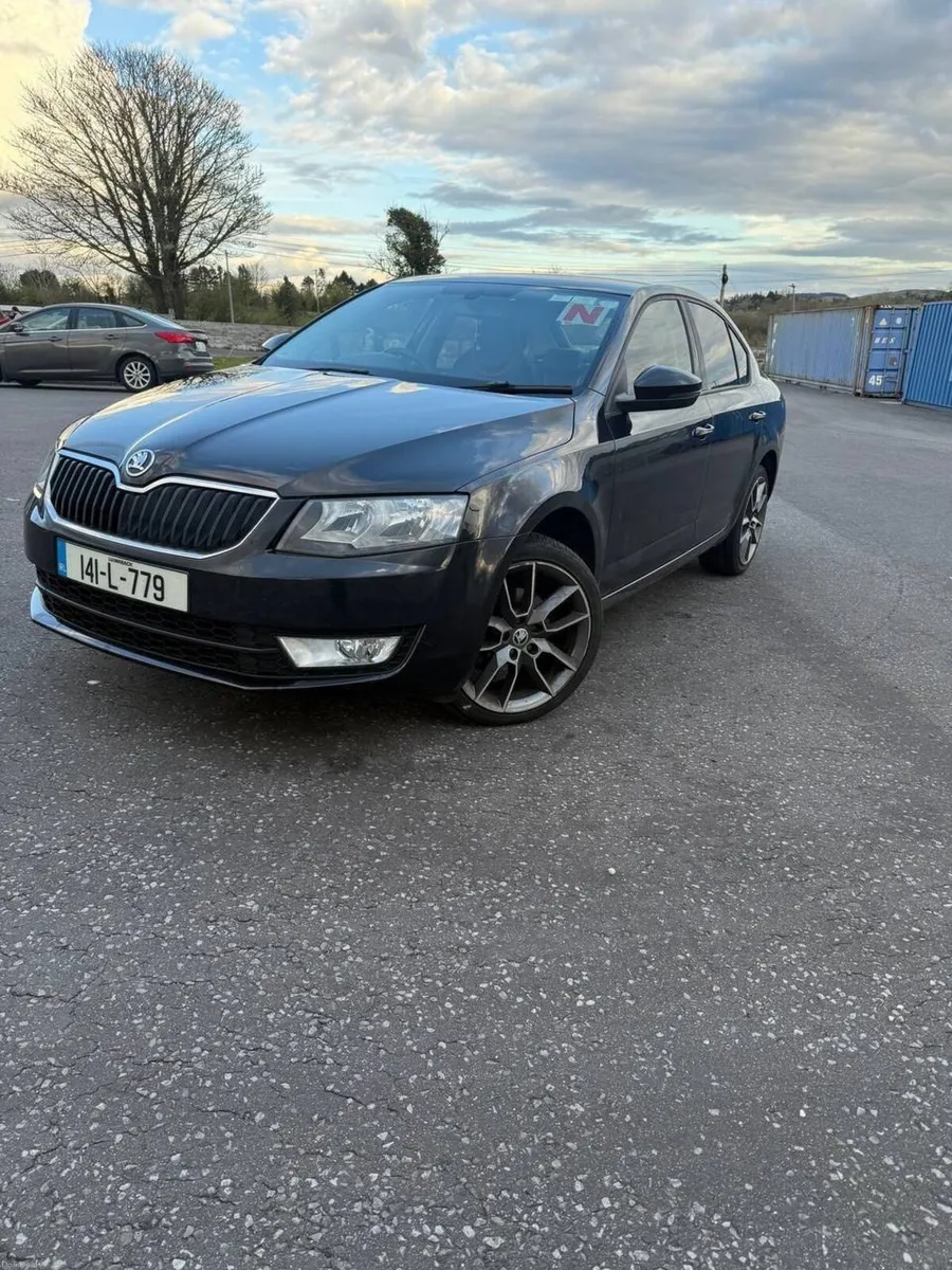 Skoda Octavia 2014 Low mileage - Image 1