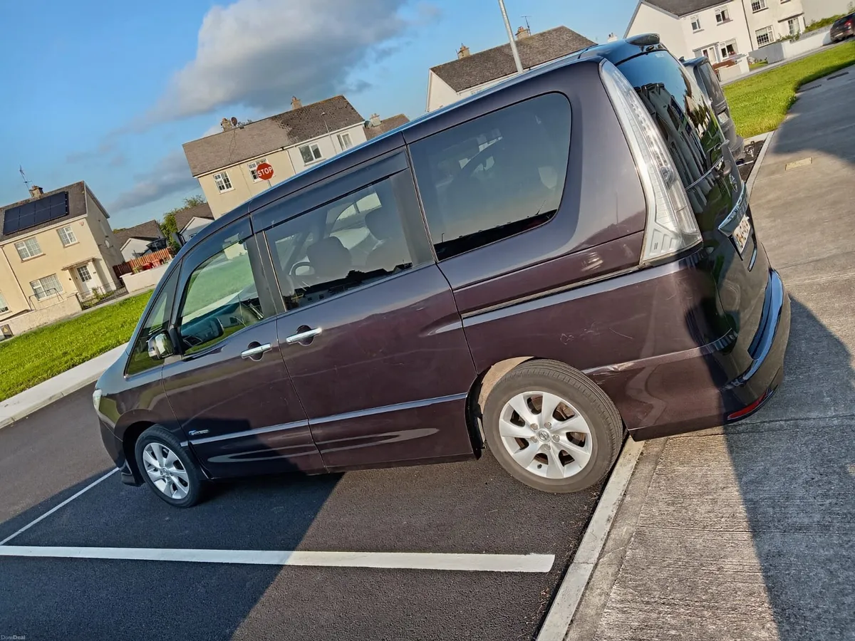 Nissan Serrena - Image 2