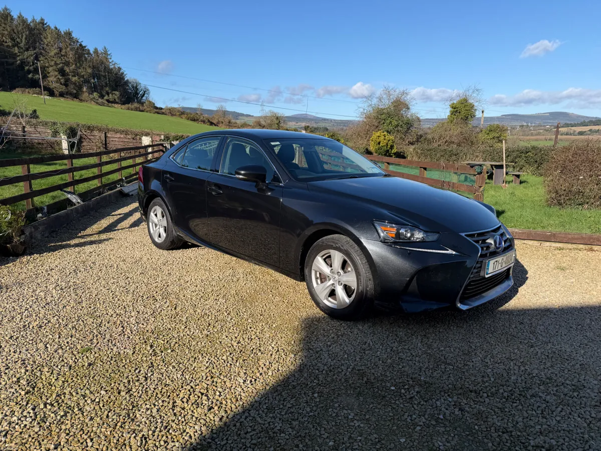 Lexus IS 300H Saloon 2017 Lovely Car - Image 1