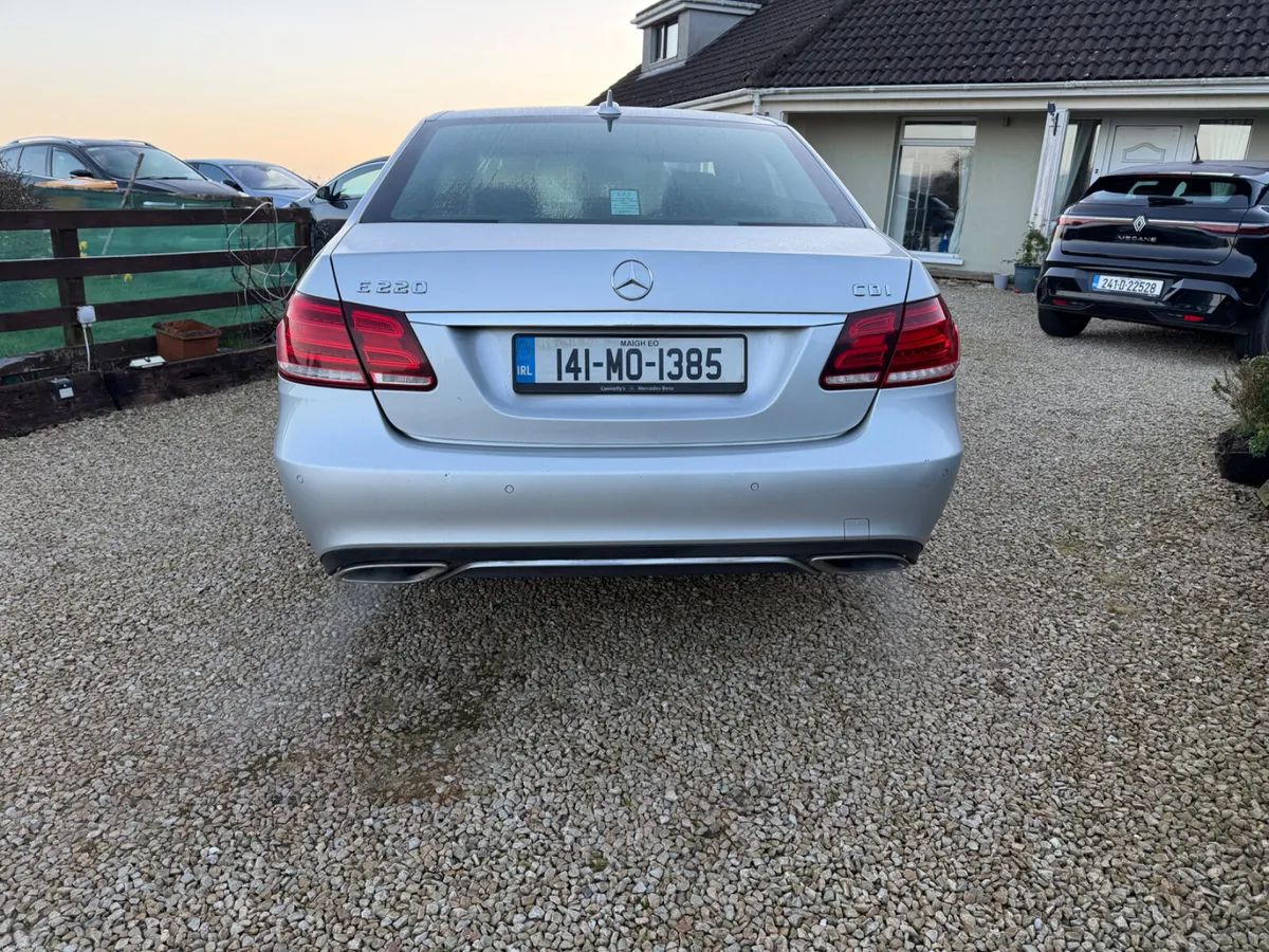 Mercedes-Benz E220 D Auto 2014 - Image 4